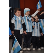 Los más pequeños celebraron el DIA DE LA BANDERA
